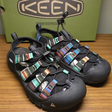 229-35 KEEN NewportH2 샌들 23.5cm