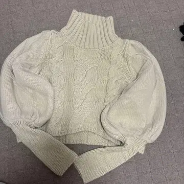 la belle Etude 아이보리 케이블 니트 스웨터
