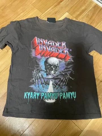 INVADER INVADER 캐리 파뮤 파뮤 T셔츠