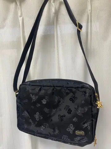 레어 페이러 하이디 숄더백 블랙 골드 금장 장식 곰 참