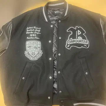 H&M의 블랙 바시티 자켓