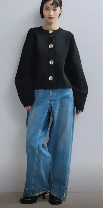 [ 지속가능성 ] 셀렉 넥 웨이브 버튼 가디건 택 포함