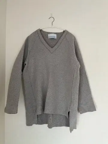 VOAAOV 그레이 V넥 니트