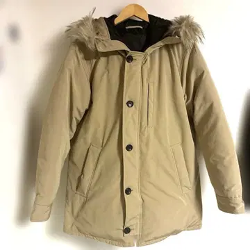 베이지 다운 자켓 퍼 후드