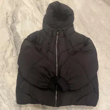 ZARA 블랙 충전솜 숏 기장 다운 자켓 S 사이즈 y2k