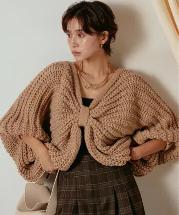 프론트 트위스트 니트 편직 상의 esica 에시카 같은 형태