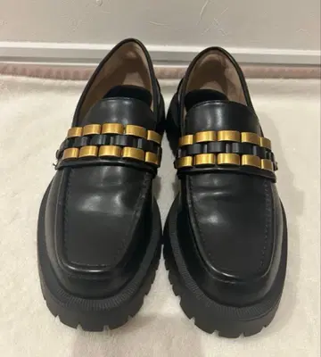 ZARA 트랙 밑창 통굽 로퍼 블랙 골드 체인 포함 22.5cm