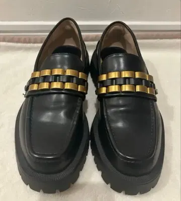 ZARA 트랙 밑창 통굽 로퍼 블랙 골드 체인 포함 22.5cm