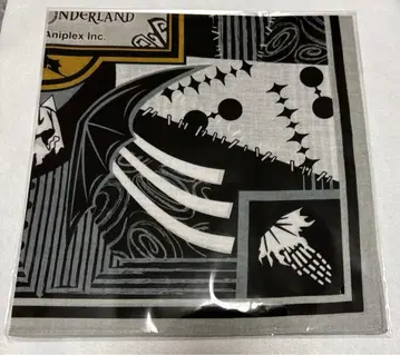 트위스테 스컬리 손수건