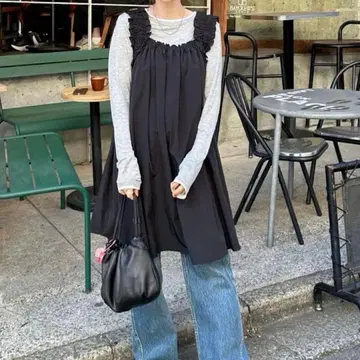 [ 익명 ] DISCOAT umm 어깨 프릴 미니 원피스 블랙