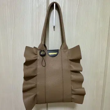 시어터 프로덕츠 인조 가죽 프릴 백 핸드백