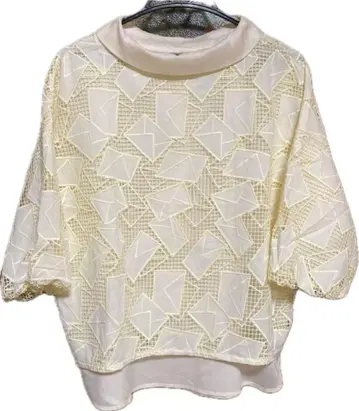 호코모모라 상의 자수 티셔츠