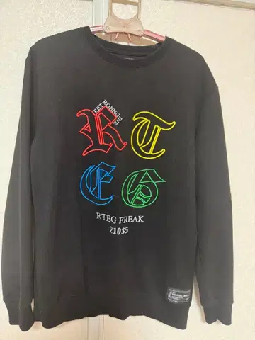 RTEG FREAK 컬러풀 로고 트레이닝복