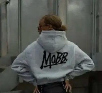 MOBB 후드티