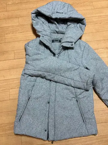 CavariA 후드 부착 그레이 다운 자켓