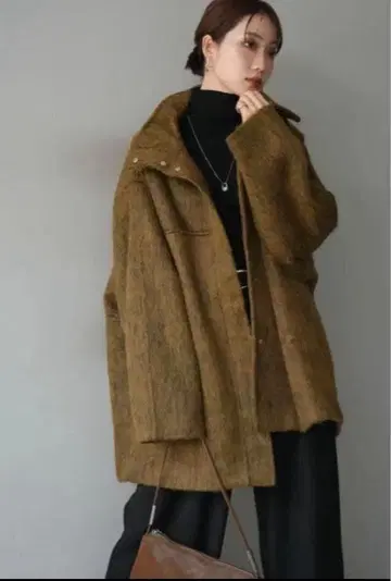 스탠드 카라 샤기 코트 머스타드/lumier 같은 형태