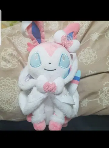 님피아 산타 크리스마스 봉제 인형 포켓몬 센터 2019