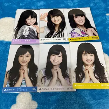 노기자카46 브로마이드 컴프 히구치 히나 묶음 판매 부등호 태어난 그대로