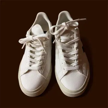 새상품급 VEJA 스니커즈 22.5cm