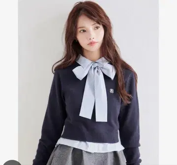 SNIDEL 리본 포인트 로고 셔츠 네이비