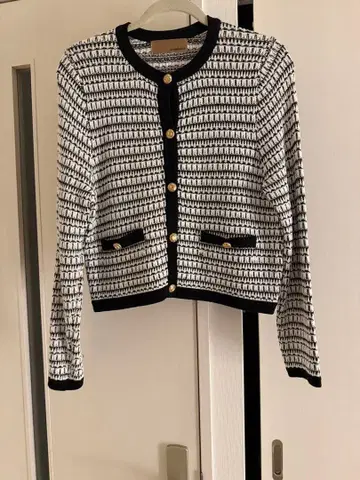 수영장 스튜디오 아리비에 가디건