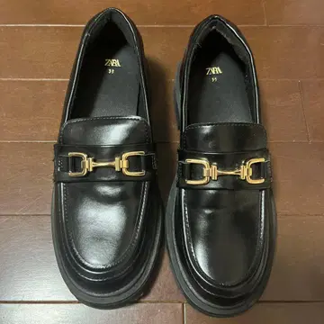 ZARA 블랙 로퍼 35