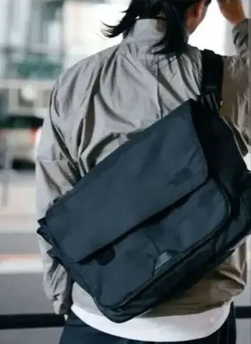 더 노스 페이스 / 새턴 메신저