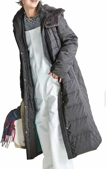 그레이 롱 다운 자켓