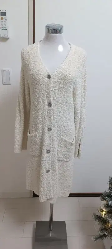 아이보리 롱 가디건 버튼 포함