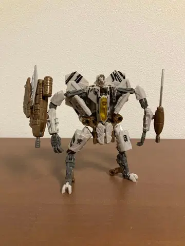 트랜스포머 다크 사이드 문 스타스크림 DD-02