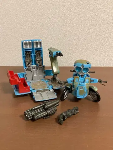 트랜스포머: 최후의 기사단 오토봇 스퀴크스 TLK-13