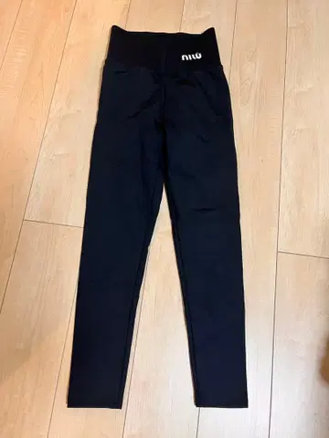 블랙 레깅스 하이웨스트 깃털 포함