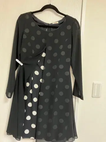 TESTA DI MODA 그레이 도트 무늬 원피스