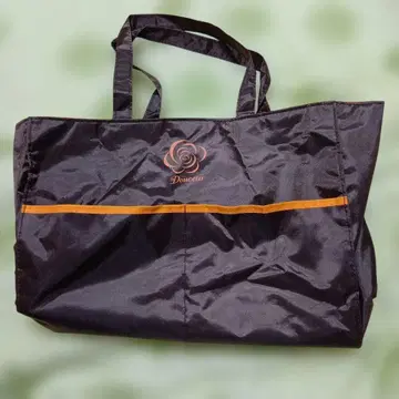 블랙 나일론 소재 토트백