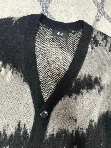 AZUL 스웨터