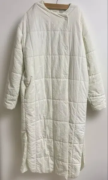 ap retro 화이트 퀼팅 롱 코트