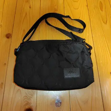 GREGORY 블랙 숄더백 프릭스스토어