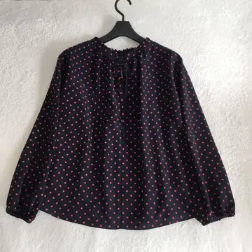 라 토탈리테 넥 프릴 플로키 도트 2WAY 블라우스