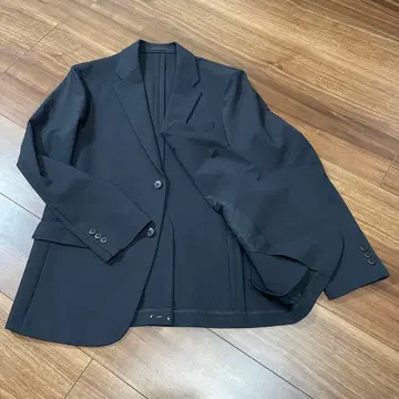 [ 새상품 ] UNIQLO 유니클로 감동 자켓 블랙 세탁 가능 S 사이즈