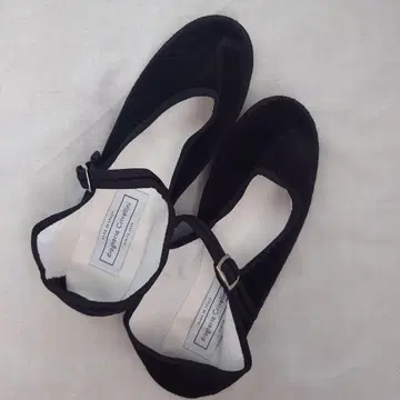 도로게리아 크리베니 벨벳 스트랩 슈즈 39사이즈 블랙 블랙