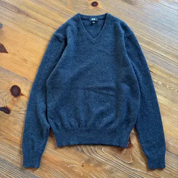 유니클로 캐시미어 V넥 니트 S 다크 그레이