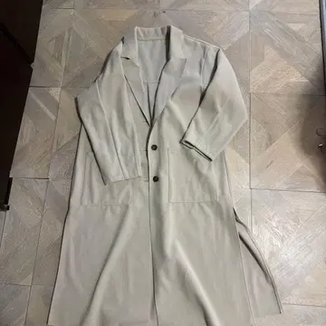 라이트 베이지 롱 코트 버튼 2개
