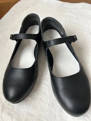 내추럴 바이 스튜디오 클립 가죽 원 스트랩 슈즈 블랙 L