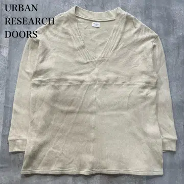 어반 리서치 도어스 [ M ] 니트 의류 V넥 리브 슬릿