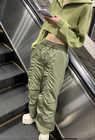 SLY 나일론 개더 팬츠 카키 FREE 사이즈 와셔 가공