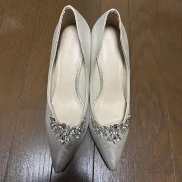 RANDA 비쥬 장식 스틸레토 펌프스