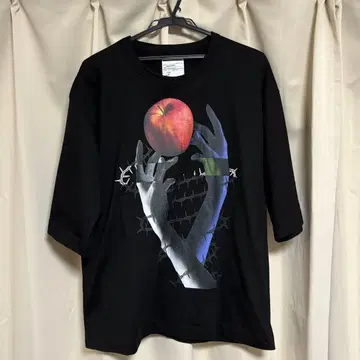 SHAREEF 그래픽 프린트 T셔츠 블랙