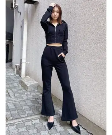 GYDA HEM ZIP 맨투맨 플레어 팬츠