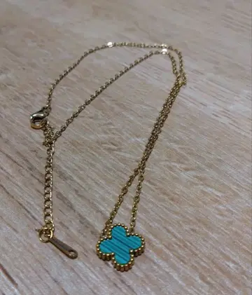 터콰이즈 클로버 목걸이