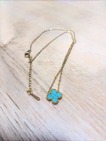 터콰이즈 클로버 목걸이